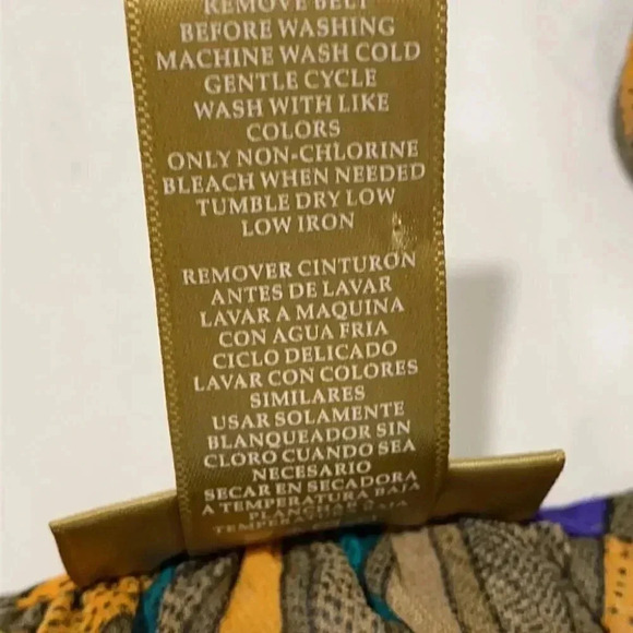 Miss Tina cold shoulder blouse - Picture 6 of 7